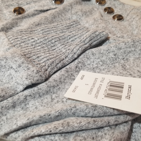 Retrology Sweater - Picture 3 of 3